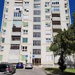 Cozy Near Metro & Airport *