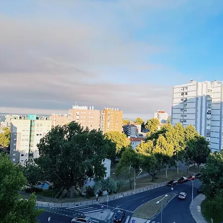 Quarto em Acomodações Particulares Cozy Near Metro & Airport