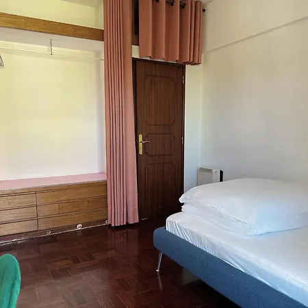 Cozy Near Metro & Airport Quarto em Acomodações Particulares