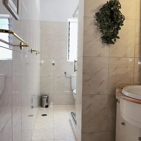 Quarto em Acomodações Particulares Cozy Near Metro & Airport Lisboa