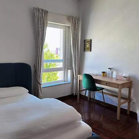 Homestay Cozy Near Metro & Airport