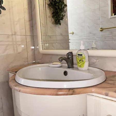 Cozy Near Metro&airport * Lizbona